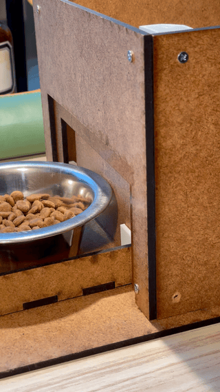 (View of the door closing tightly)